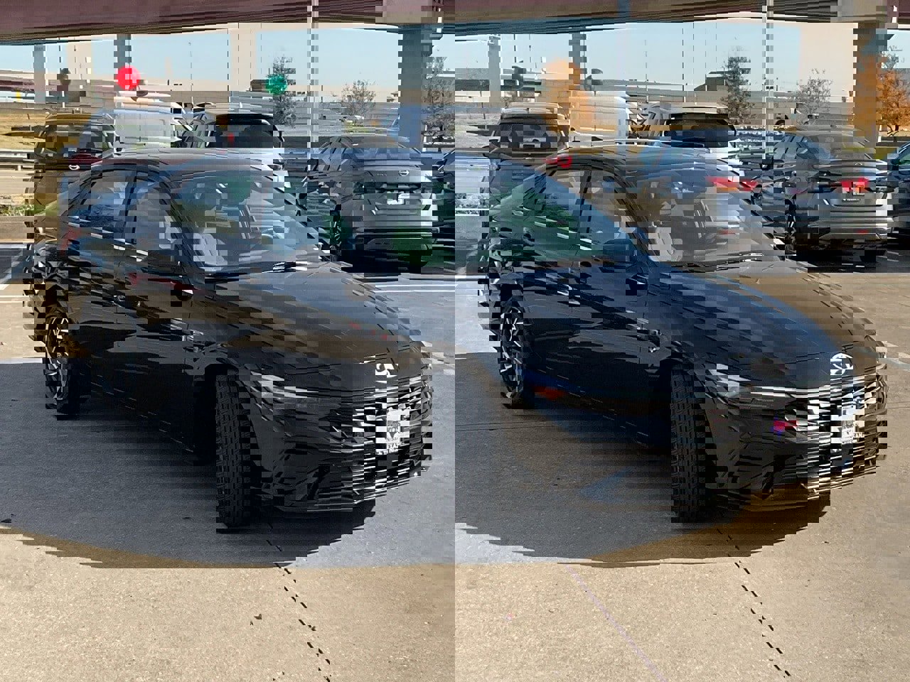 Used 2025 Hyundai Elantra SEL image 4