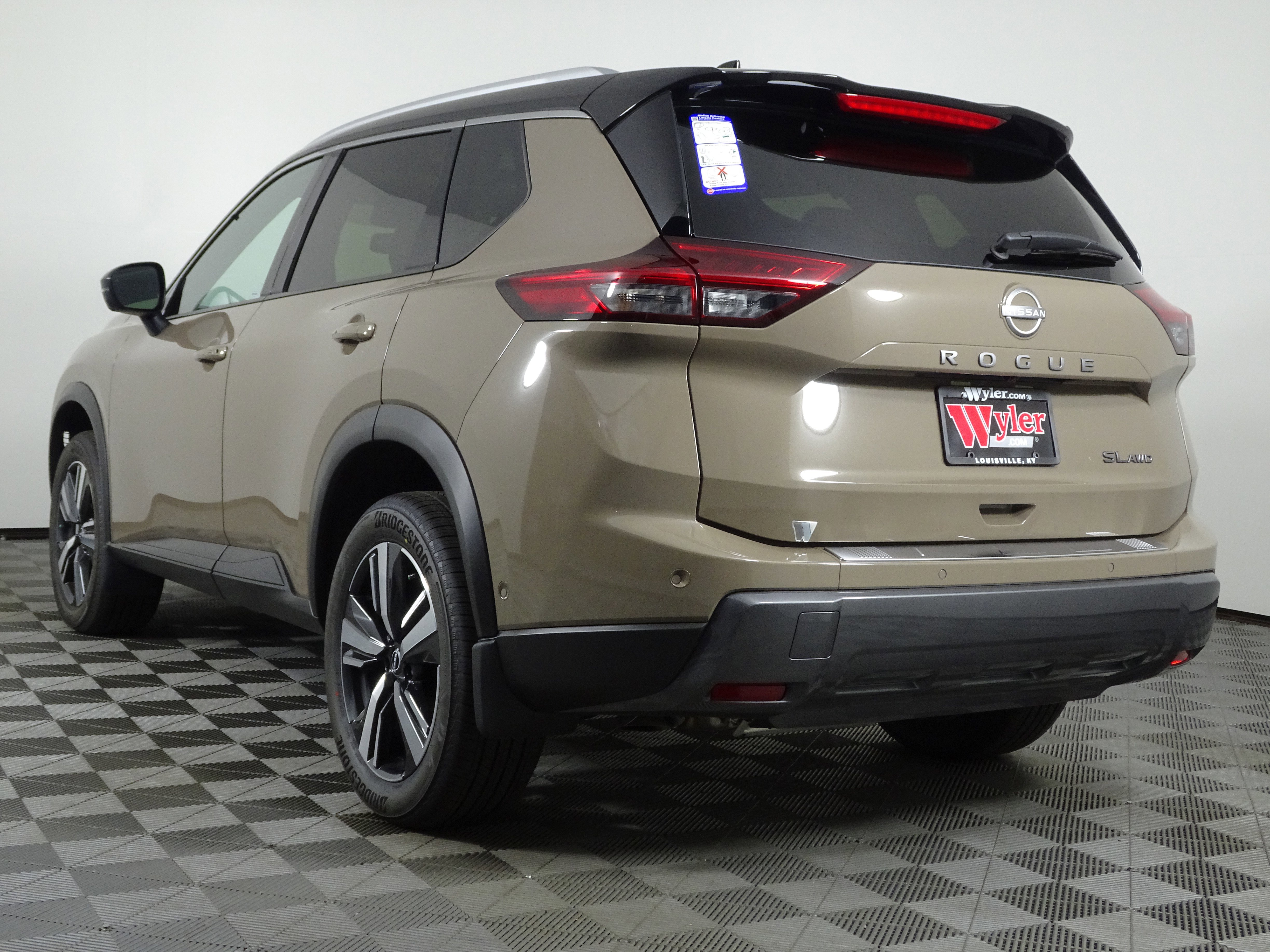 New 2025 Nissan Rogue SL w/ Tech Package image 17