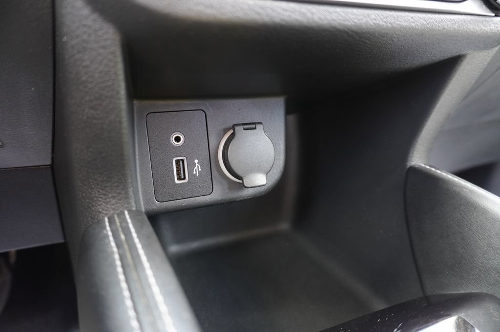 Used 2020 Nissan Kicks SR FWD image 18