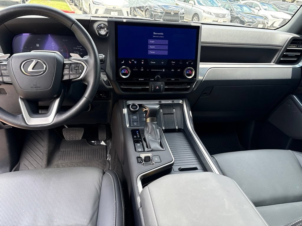 Used 2024 Lexus GX 550 w/ Accessory Package (2T) AWD/4WD image 17