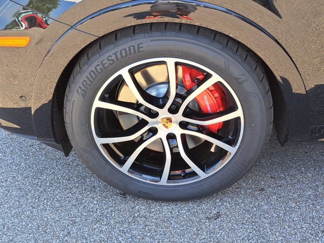 New 2025 Porsche Cayenne GTS image 11