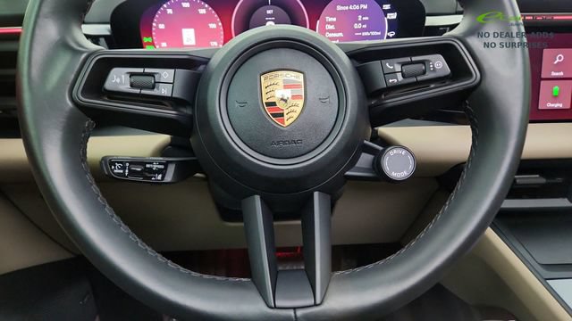 Used 2025 Porsche Macan Electric RWD image 40