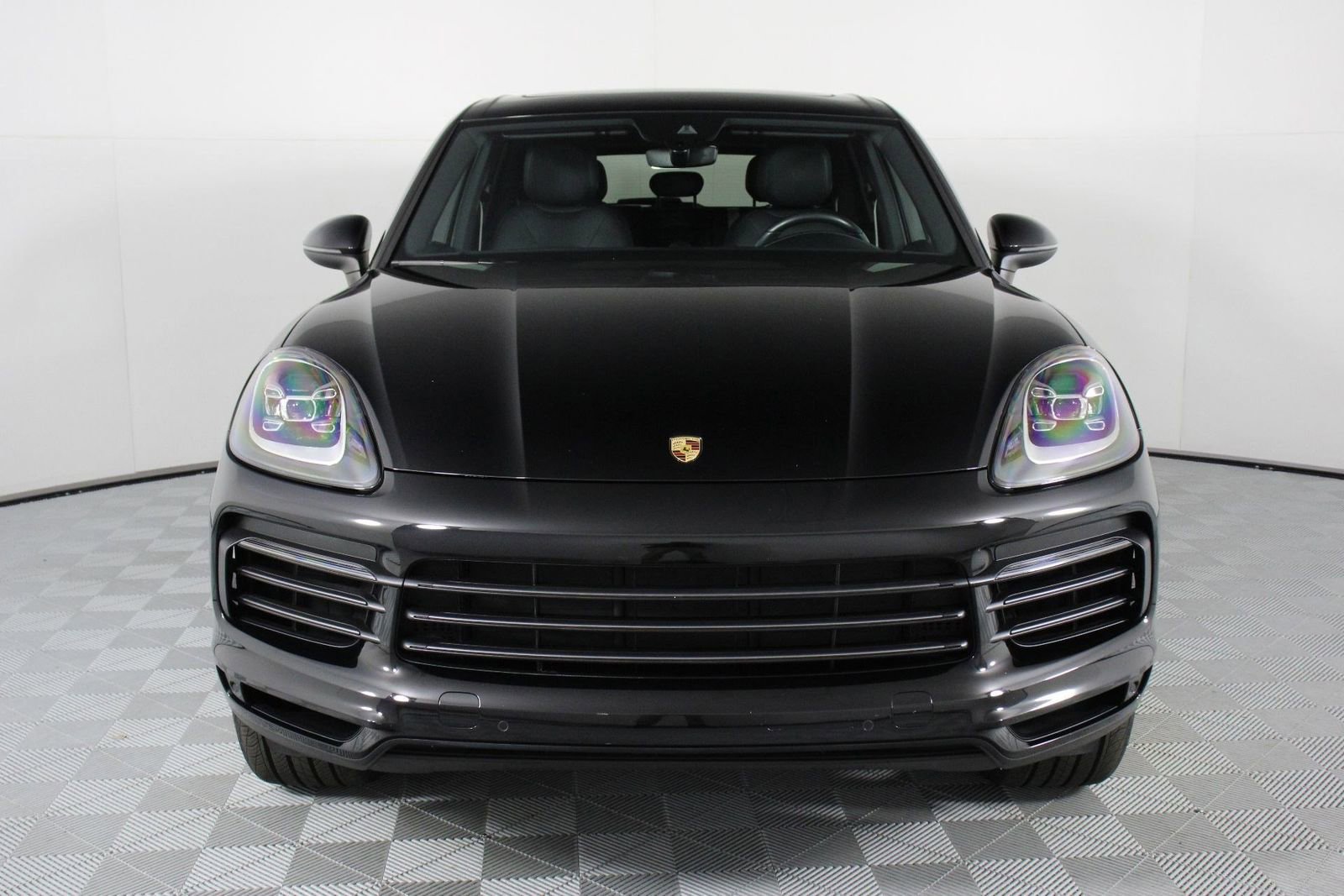 Certified 2023 Porsche Cayenne Platinum Edition image 10