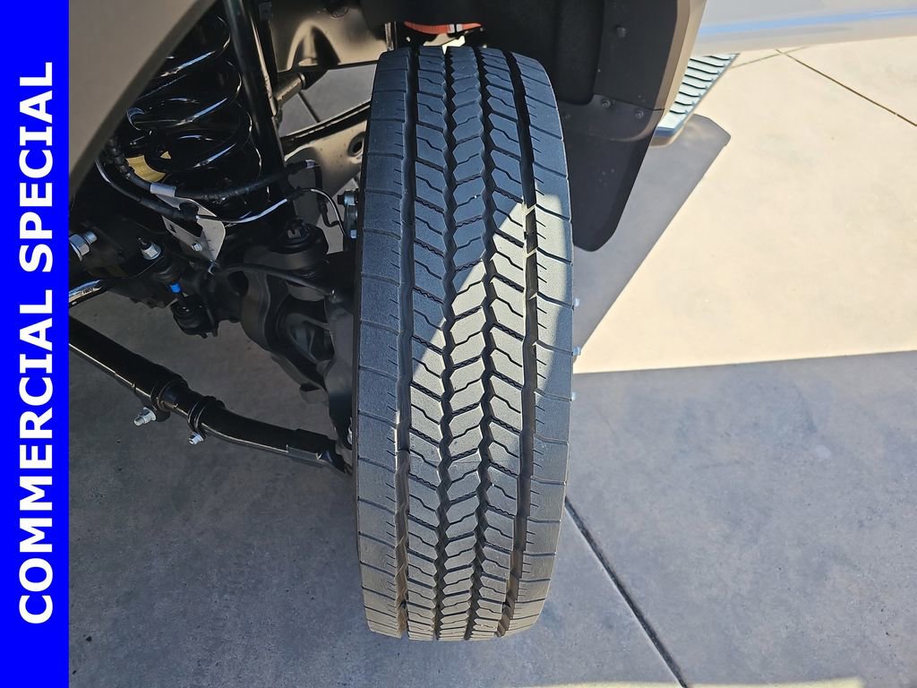 New 2025 Ford F550 4x4 Regular Cab Super Duty image 35