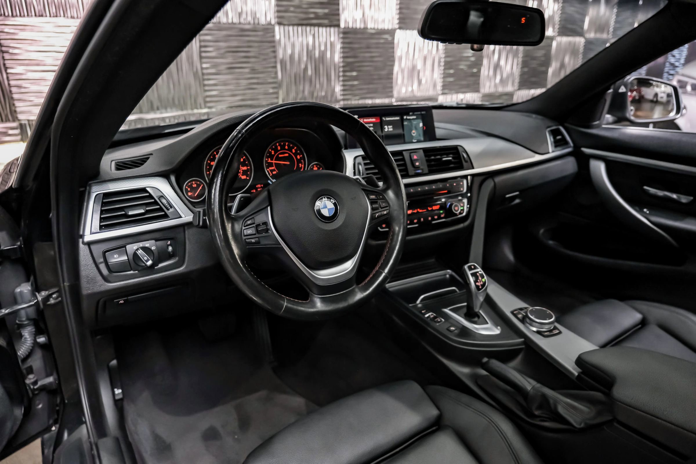 Used 2019 BMW 430i xDrive Coupe w/ Convenience Package image 3