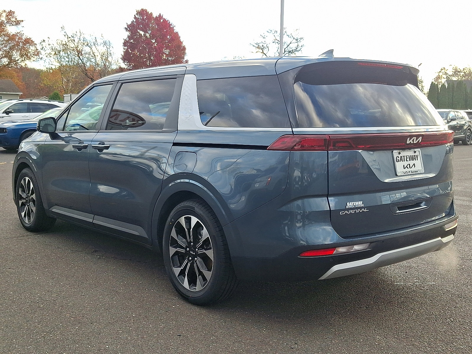 Certified 2023 Kia Carnival EX image 4