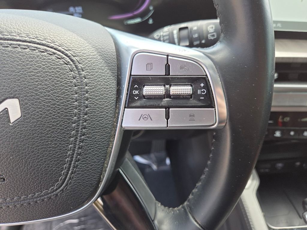 Used 2024 Kia Telluride EX w/ EX Captain's Chair Package FWD image 31