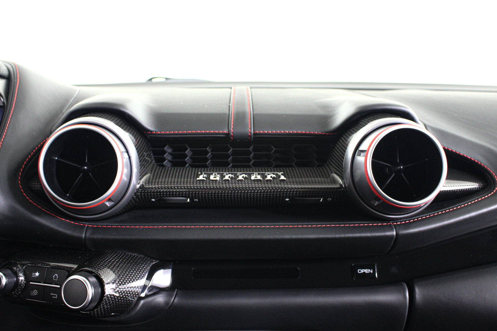 Used 2020 Ferrari 812 Superfast RWD image 43