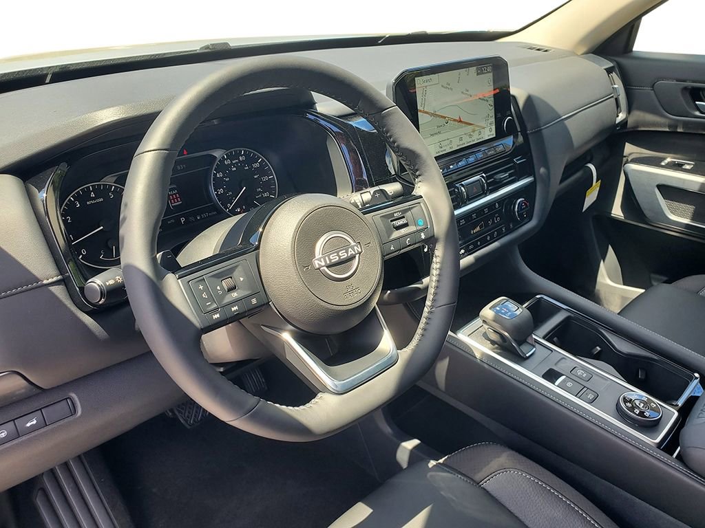 New 2025 Nissan Pathfinder SL w/ Black Appearance Package image 23