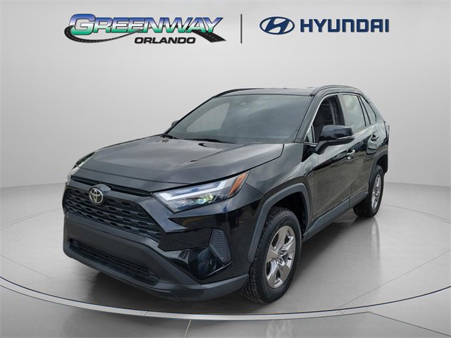 Used 2022 Toyota RAV4 XLE w/ Convenience Package image 2