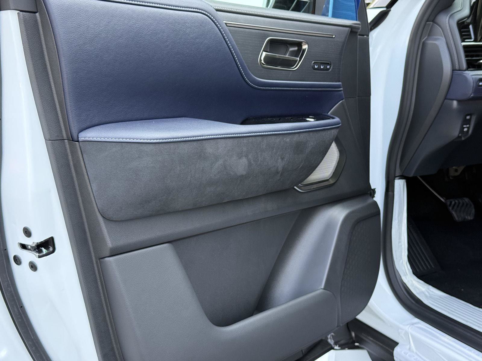 New 2027 INFINITI QX80 Sensory AWD/4WD image 29