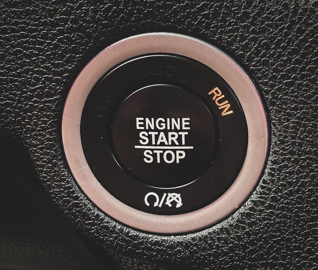 Used 2019 Dodge Charger SXT AWD/4WD image 4