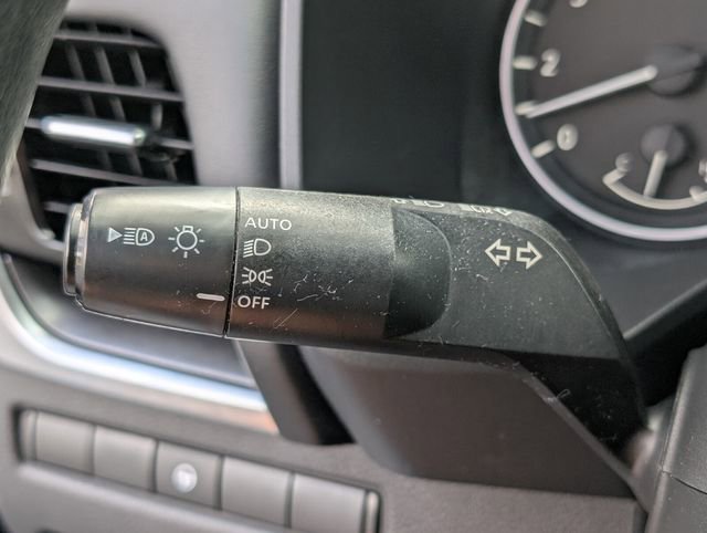 Used 2022 Nissan Rogue SV image 35