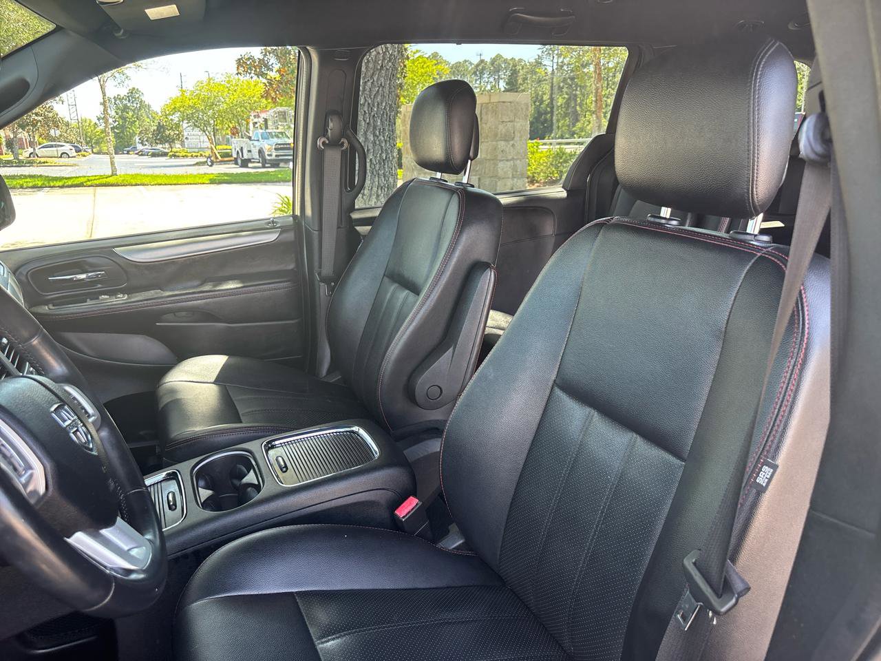 Used 2019 Dodge Grand Caravan GT image 12
