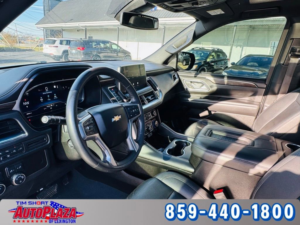 Used 2022 Chevrolet Suburban LT w/ Luxury Package image 4