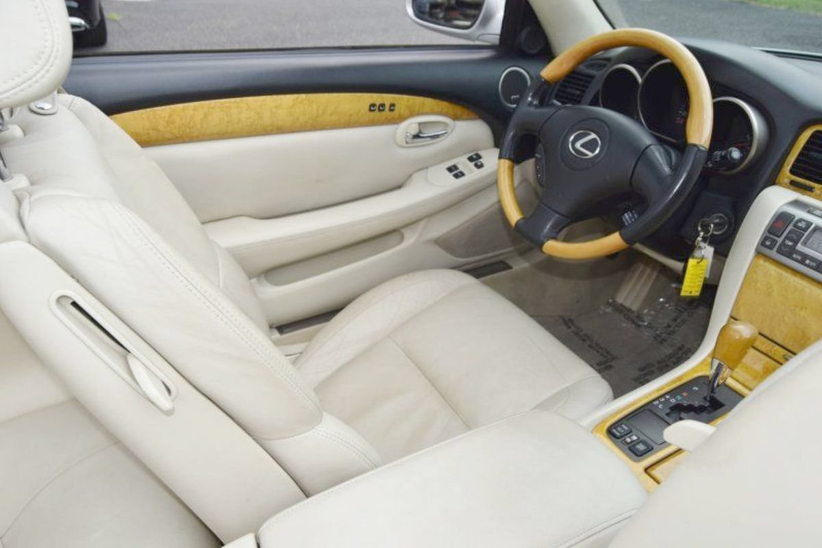 Used 2003 Lexus SC 430 Convertible RWD image 33