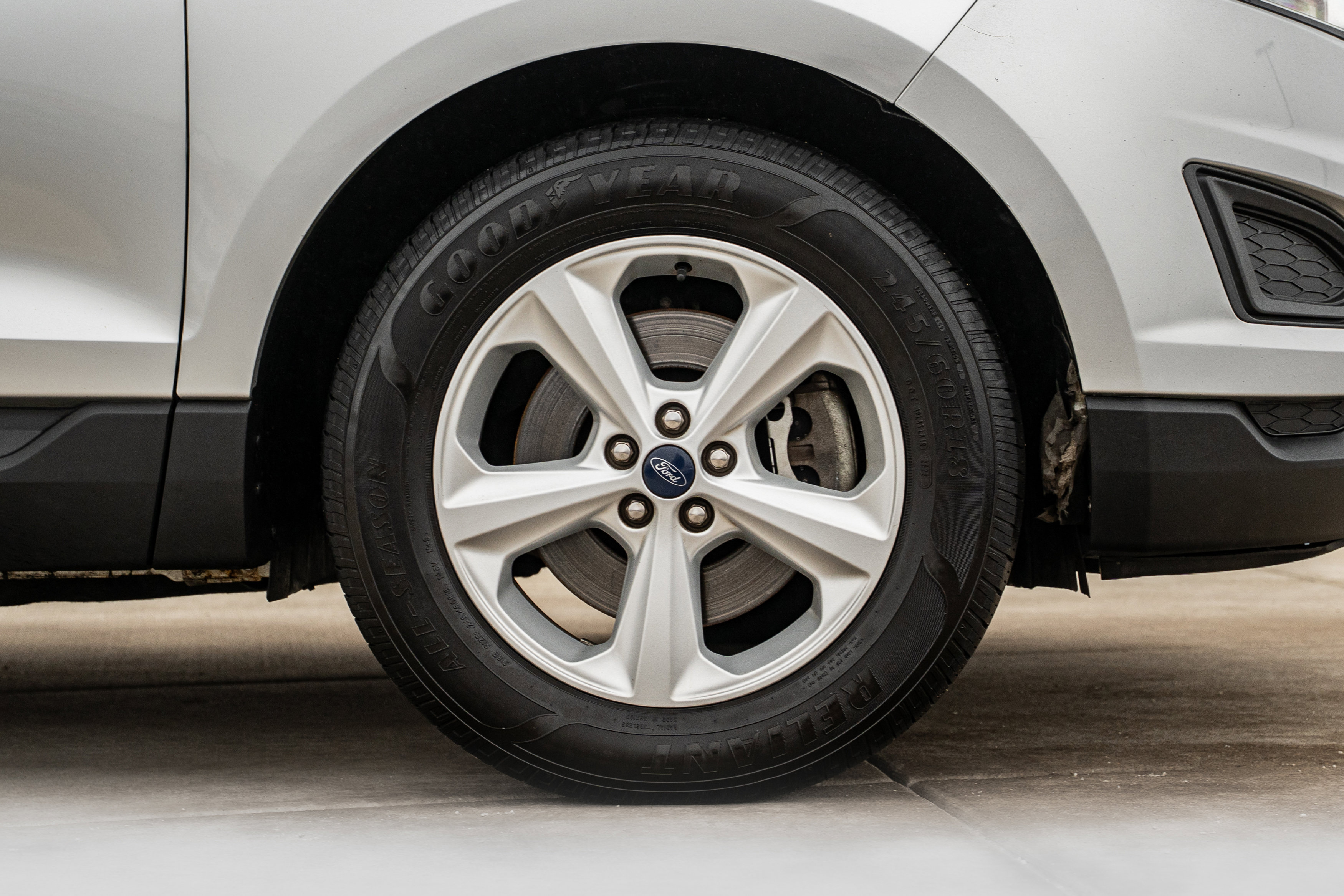 Used 2018 Ford Edge SE image 28