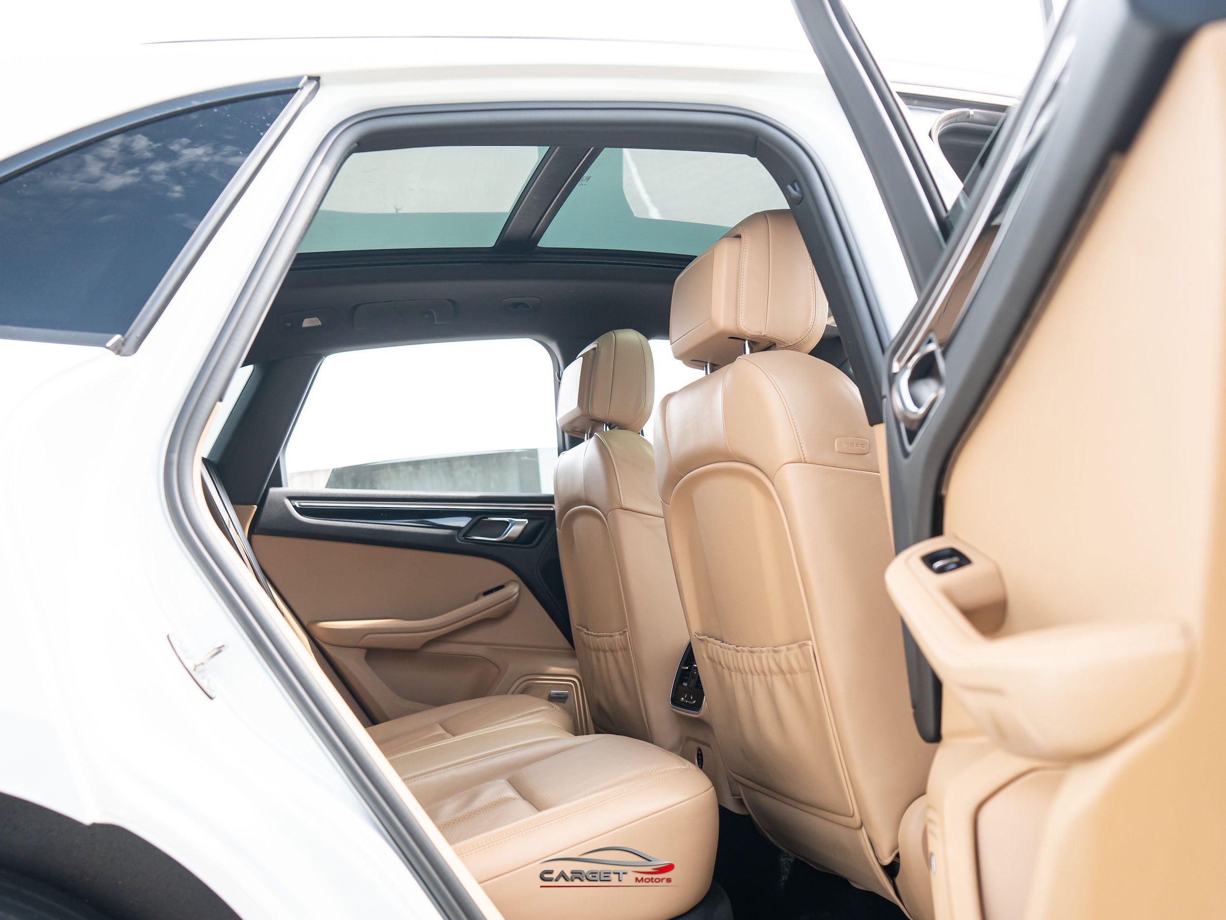 Used 2018 Porsche Macan AWD/4WD image 19