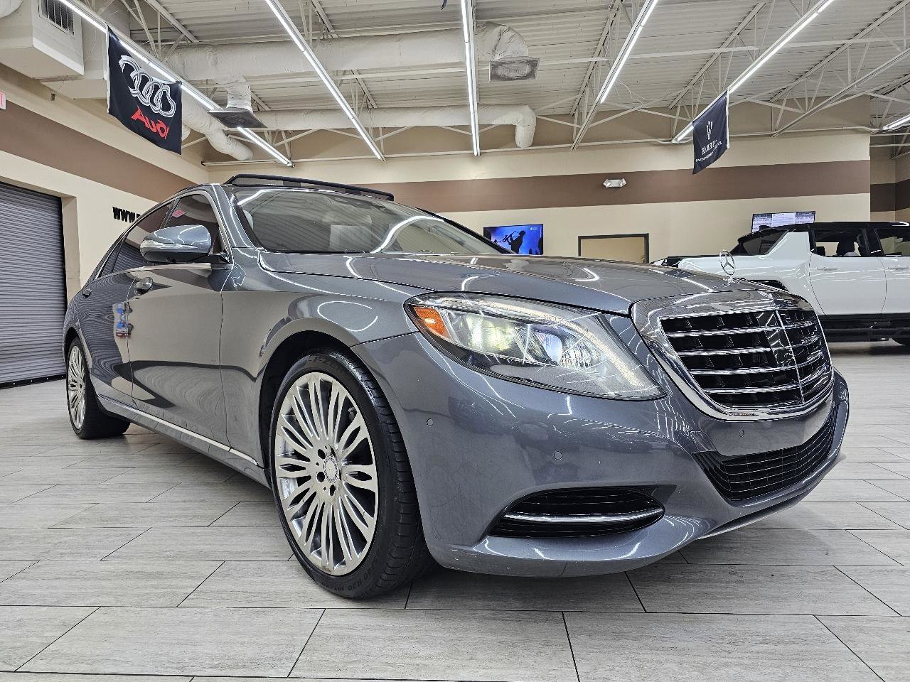 Used 2017 Mercedes-Benz S 550 Sedan image 5