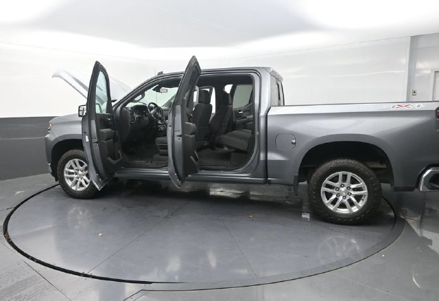 Used 2020 Chevrolet Silverado 1500 LT AWD/4WD image 43
