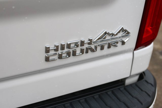 Used 2023 Chevrolet Silverado 2500 High Country w/ Z71 Off-Road Package image 10