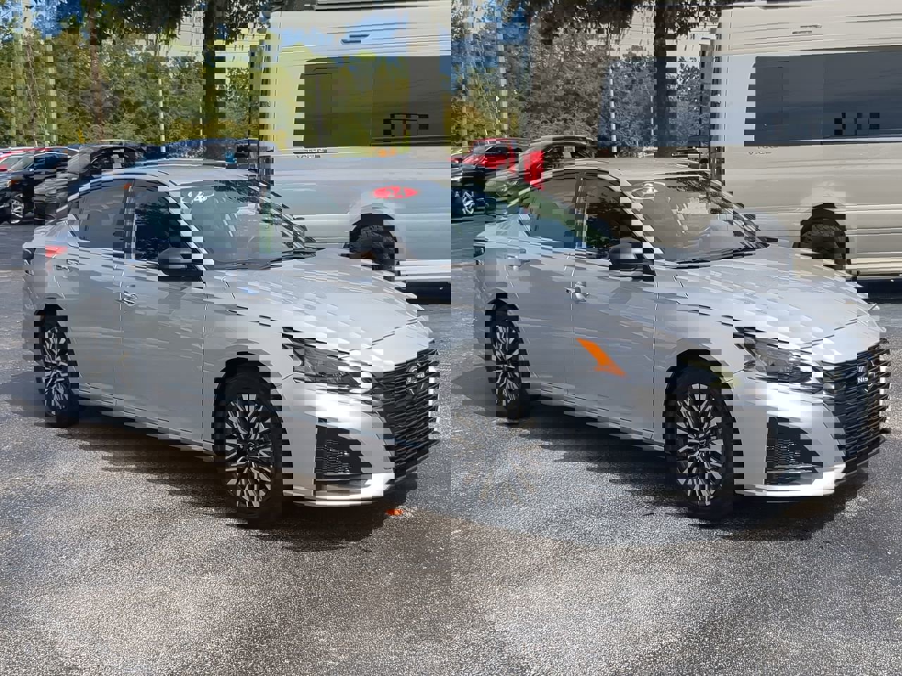 Used 2024 Nissan Altima 2.5 SV image 2