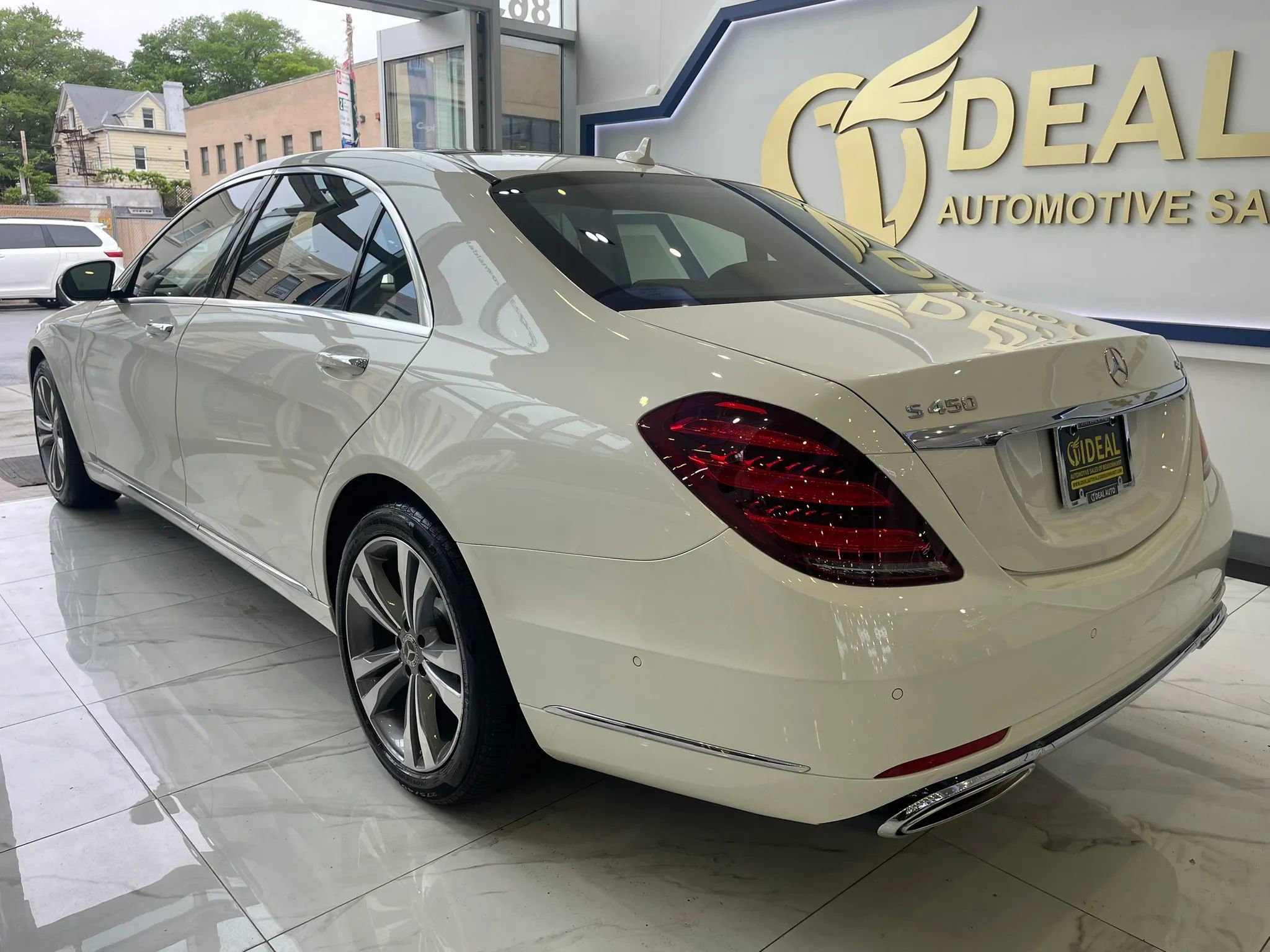 Used 2019 Mercedes-Benz S 450 4MATIC Sedan image 5