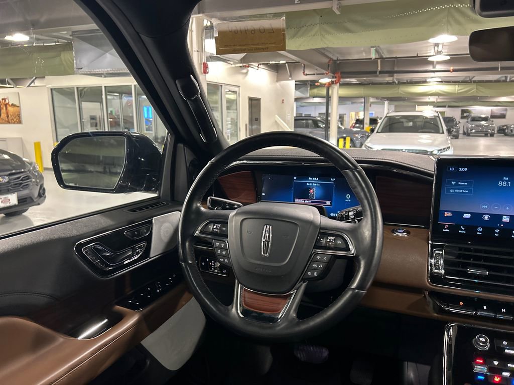 Certified 2023 Lincoln Navigator Reserve AWD/4WD image 24