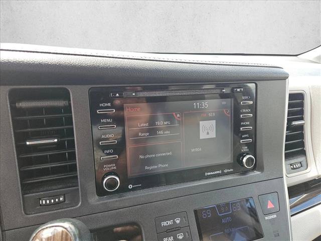 Used 2018 Toyota Sienna XLE FWD image 18