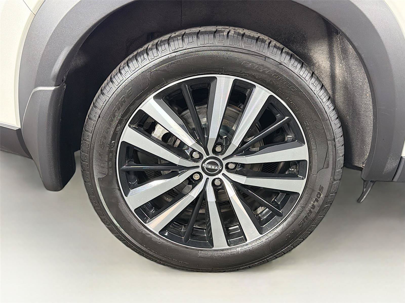Used 2023 Nissan Pathfinder Platinum AWD/4WD image 35