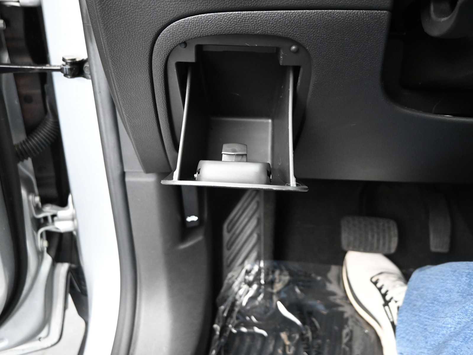 Used 2022 Buick Encore Preferred w/ Safety Package AWD/4WD image 9