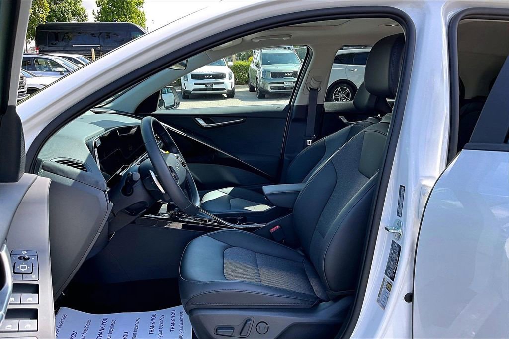 Certified 2025 Kia Niro EX Touring FWD image 14