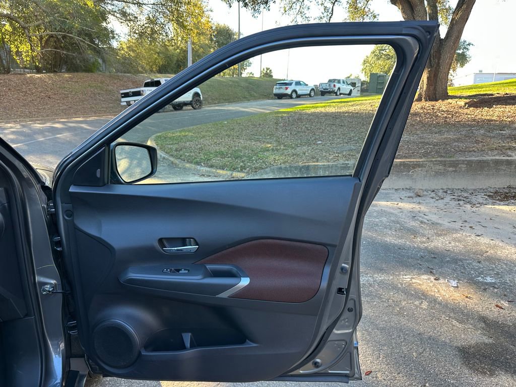 Used 2024 Nissan Kicks SR image 33