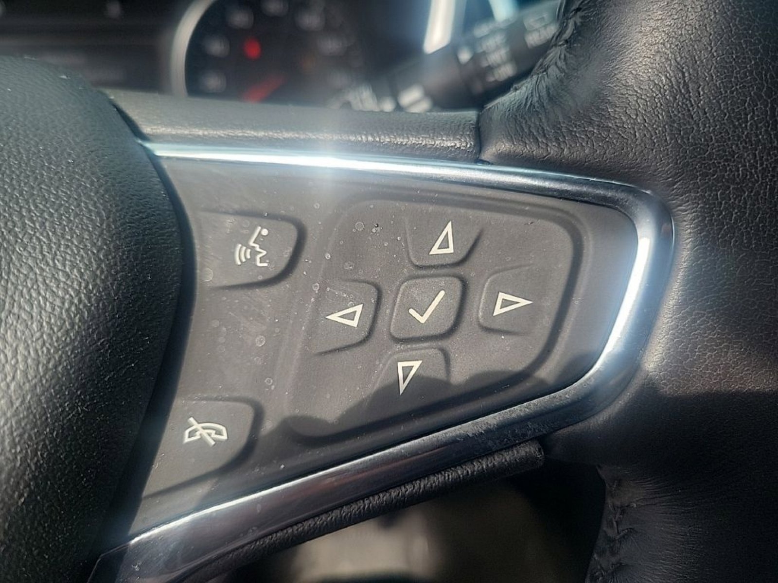 Used 2021 Chevrolet Equinox Premier image 23