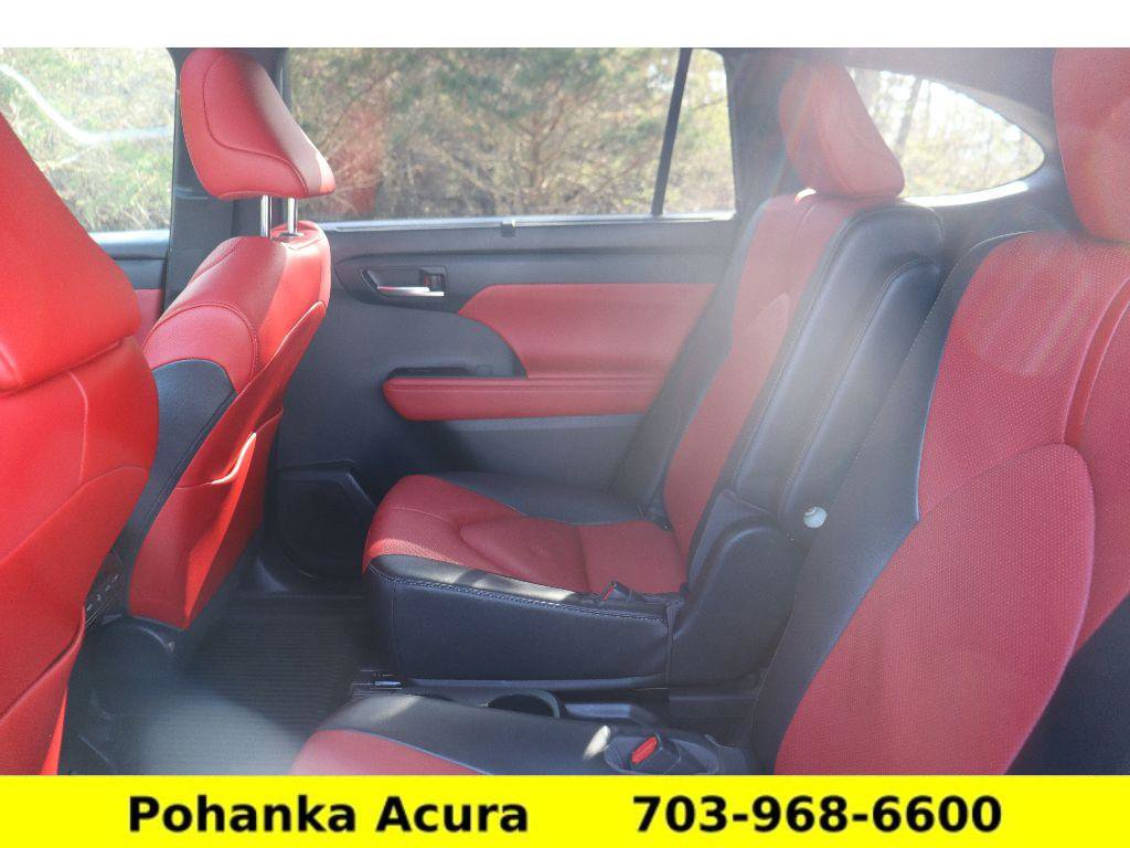 Used 2023 Toyota Highlander XSE image 29