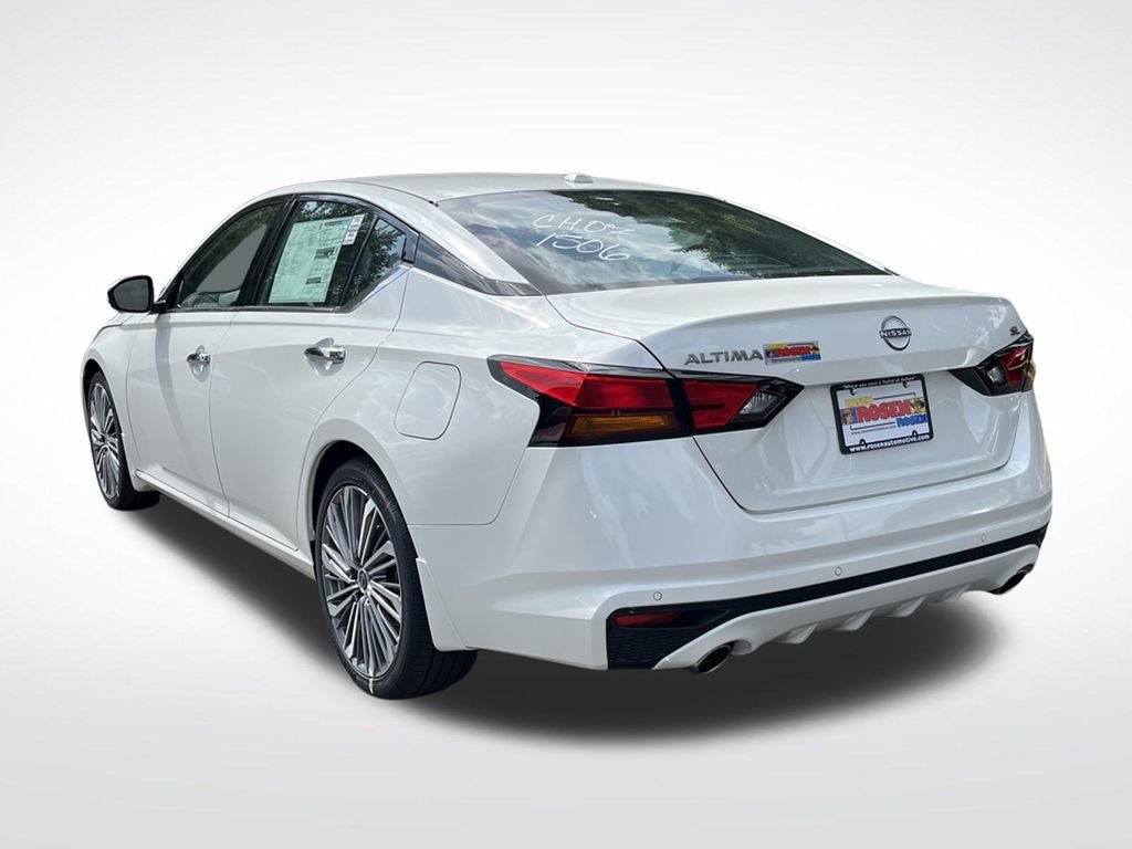 New 2025 Nissan Altima 2.5 SL FWD image 3