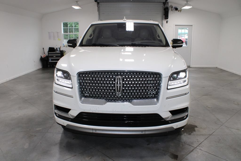 Used 2020 Lincoln Navigator L Reserve w/ Luxury Package AWD/4WD image 3