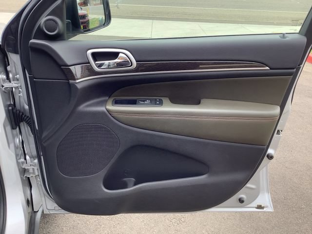 Used 2011 Jeep Grand Cherokee 70th Anniversary RWD image 38