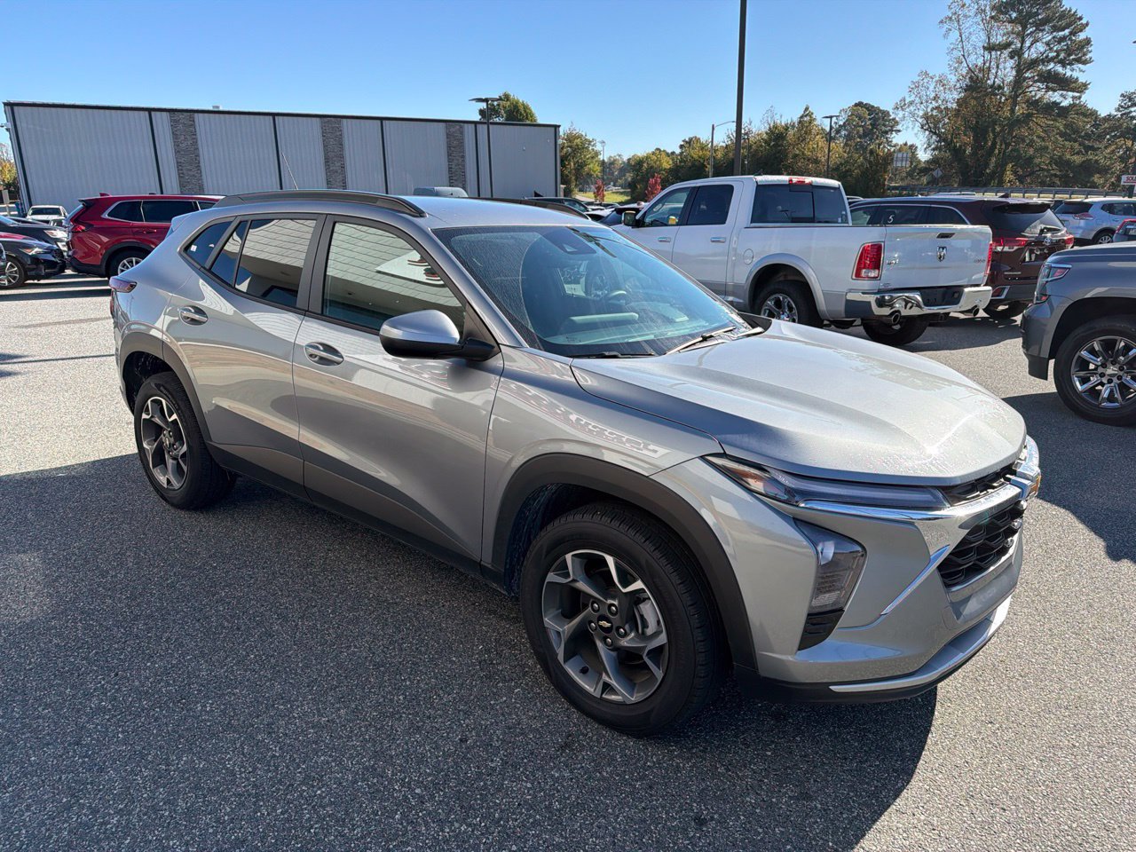 Used 2024 Chevrolet Trax LT FWD image 11