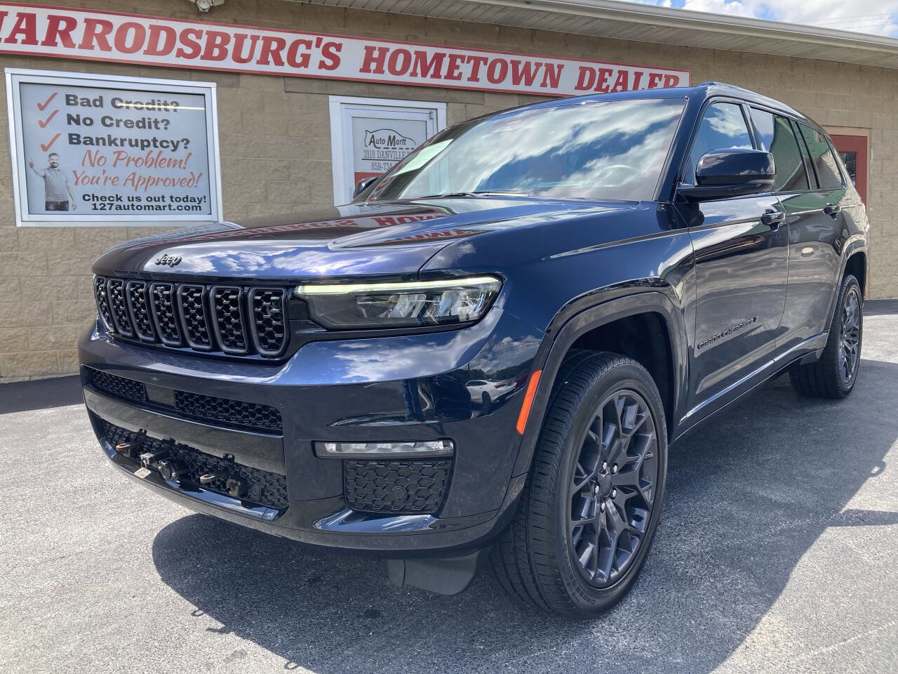 Used 2023 Jeep Grand Cherokee L Summit w/ Advanced Protech Group IV image 2