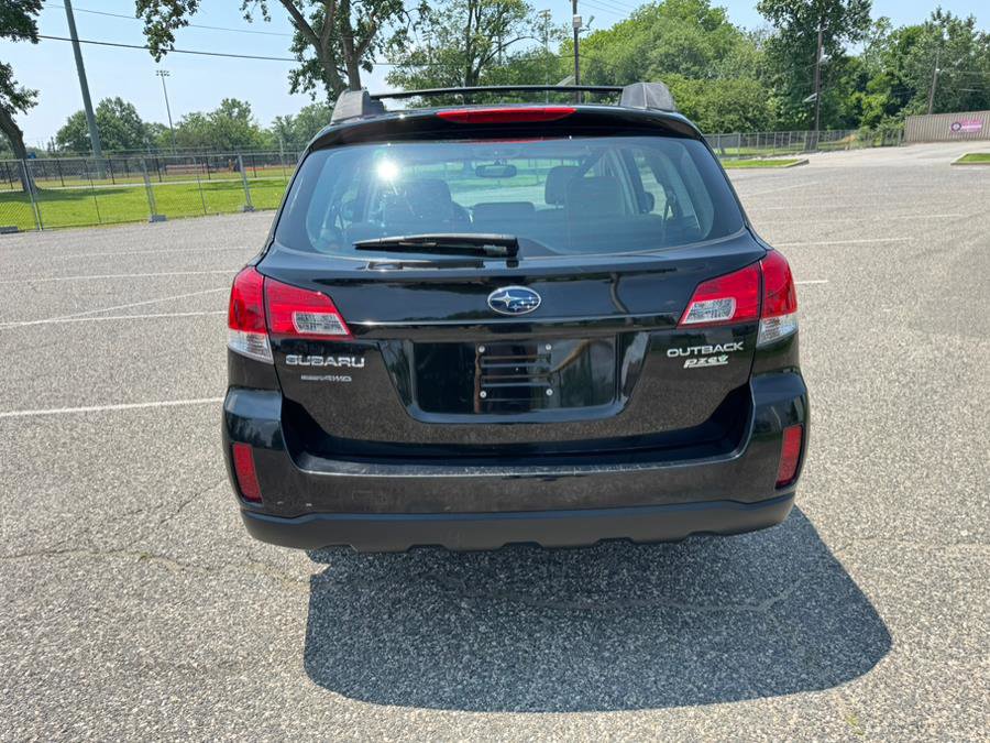Used 2011 Subaru Outback 2.5i image 4