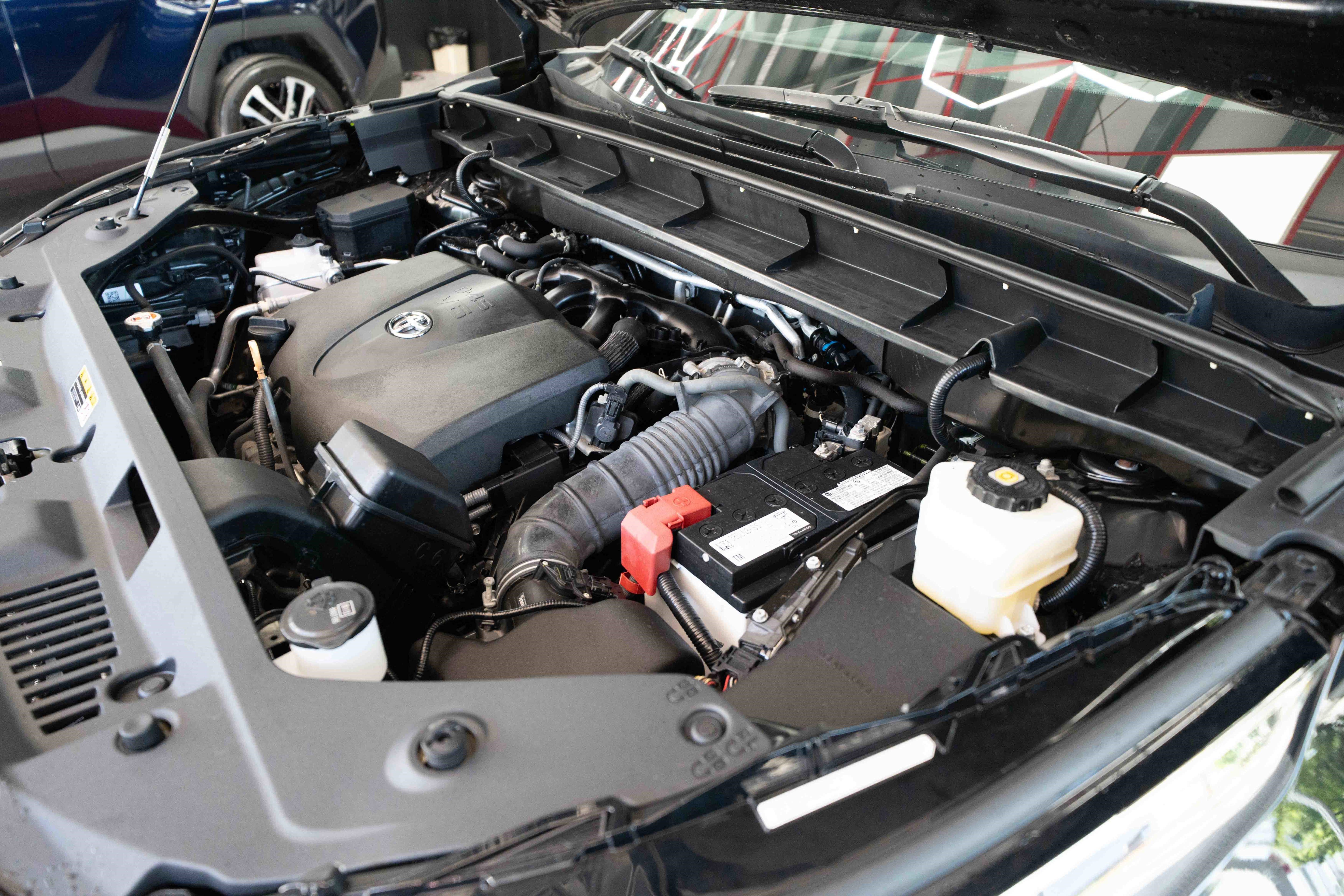 Used 2022 Toyota Highlander XLE AWD/4WD image 34