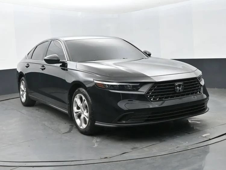 Used 2025 Honda Accord LX image 2