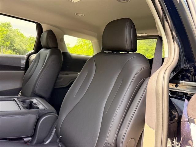 New 2026 Kia Carnival FWD image 11