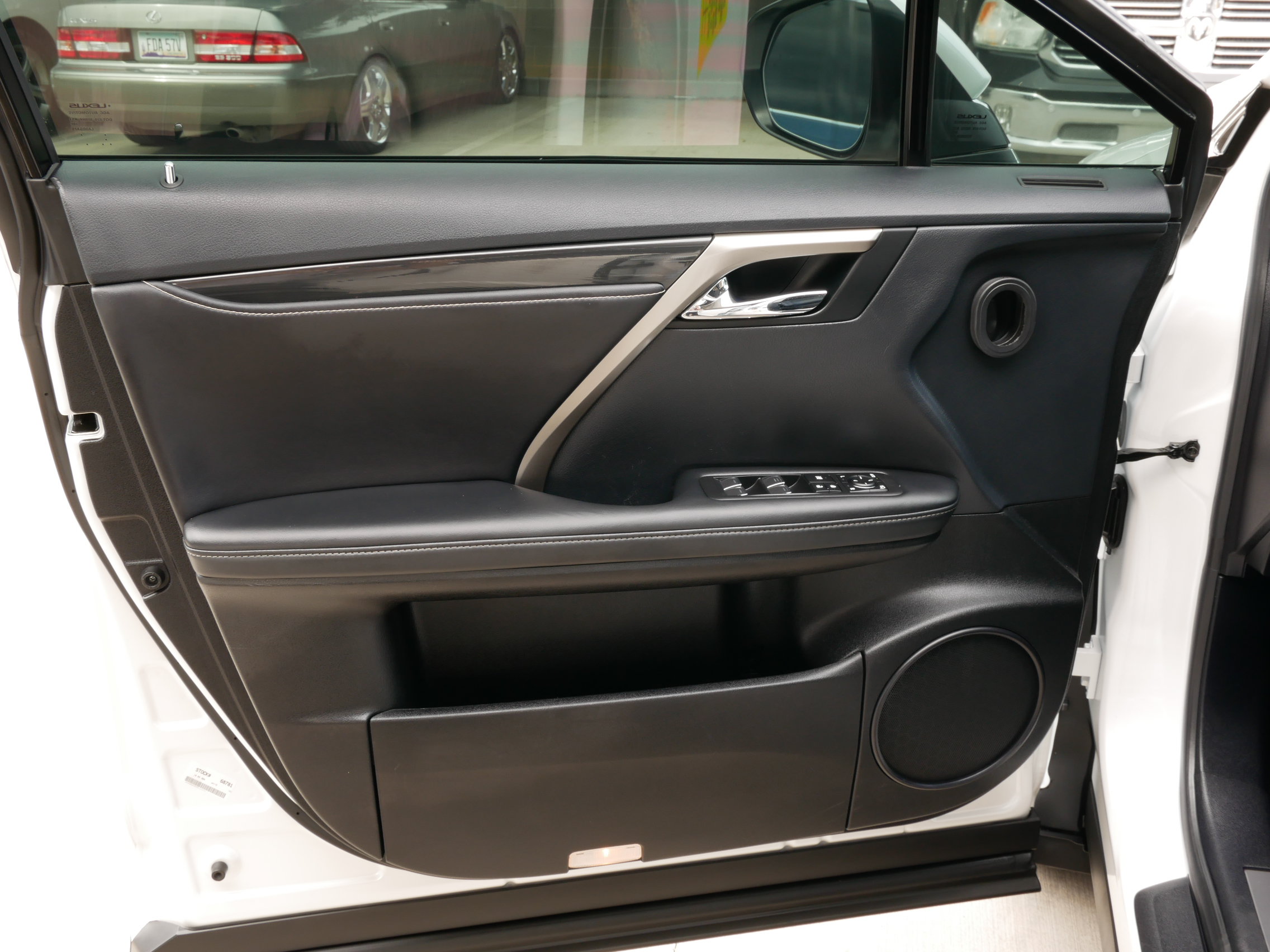 Used 2019 Lexus RX 350 FWD w/ Accessory Package image 6