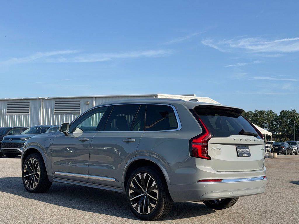New 2026 Volvo XC90 T8 Plus w/ Protection Package AWD/4WD image 7