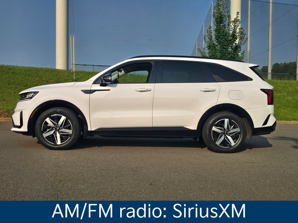 Used 2022 Kia Sorento S w/ Panoramic Sunroof Package FWD image 5