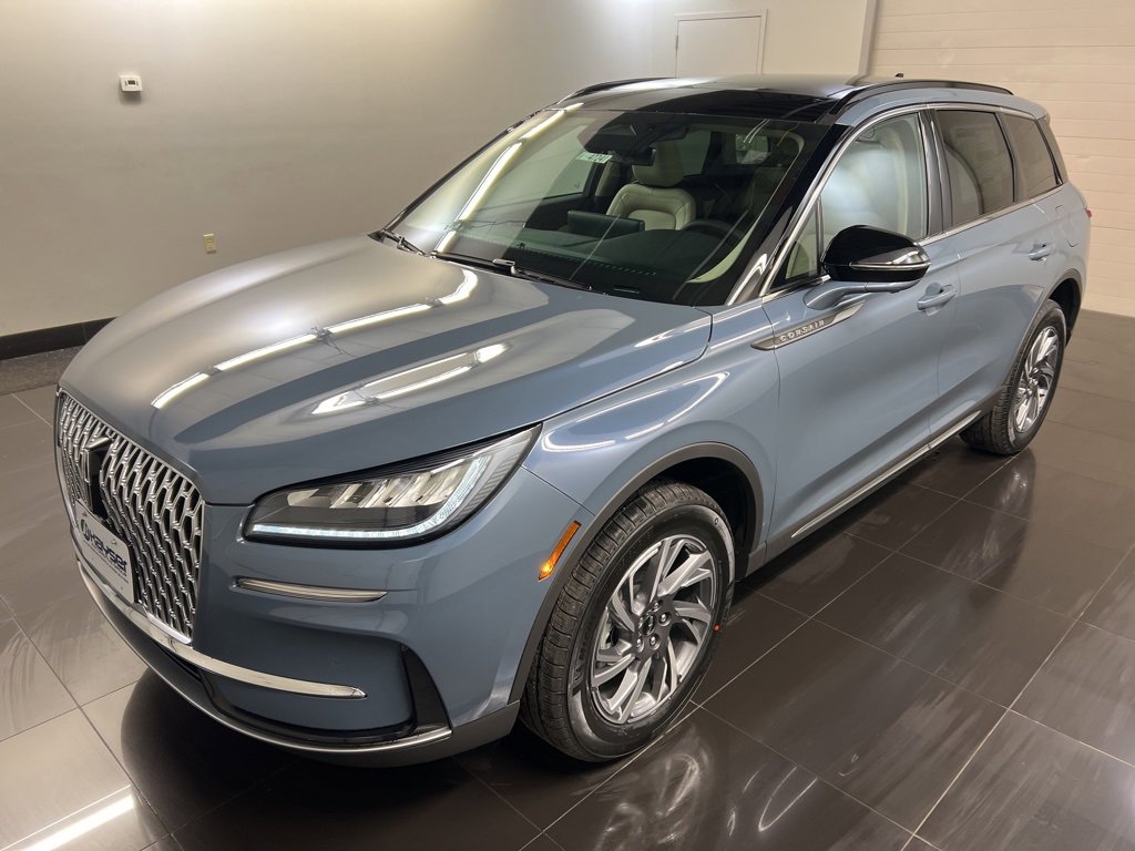 Used 2026 Lincoln Corsair Premiere image 3