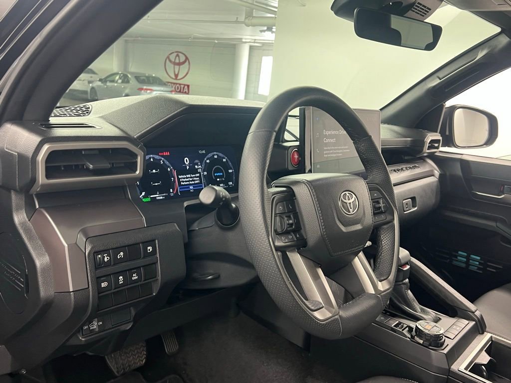 Used 2025 Toyota Tacoma TRD Off-Road image 10