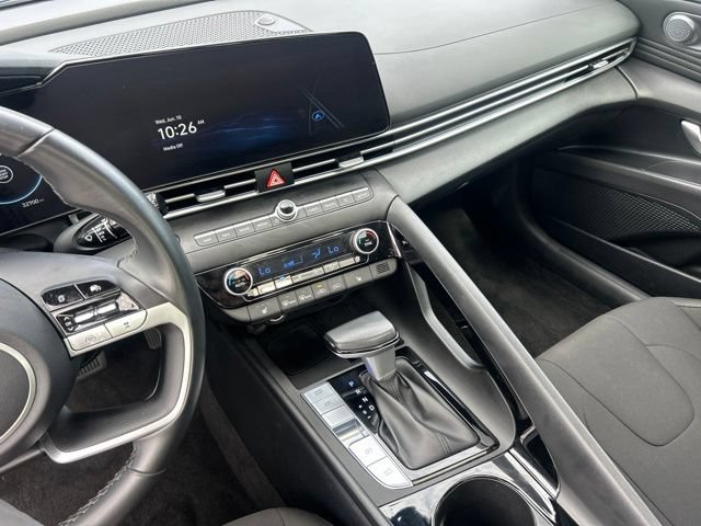 Used 2025 Hyundai Elantra SEL FWD image 28